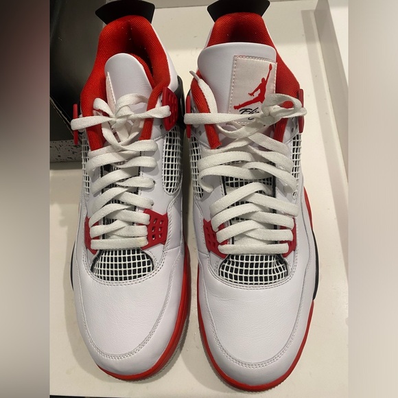Air Jordan 4 Retro - Picture 2 of 6